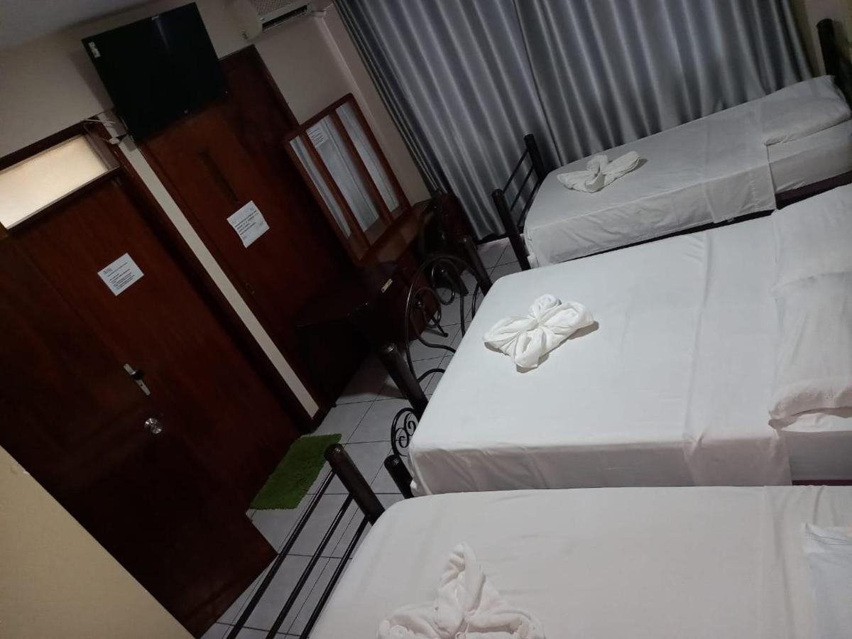 סנטה קרוז דה לה סיירה Hostal Ibiza מראה חיצוני תמונה