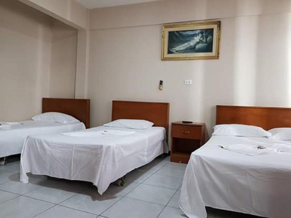 סנטה קרוז דה לה סיירה Hostal Ibiza מראה חיצוני תמונה