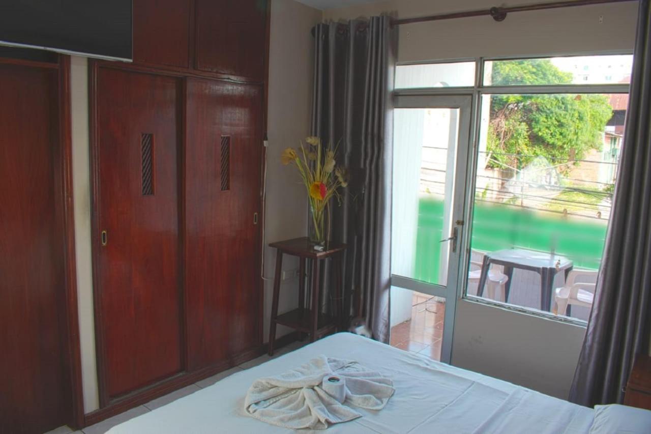 סנטה קרוז דה לה סיירה Hostal Ibiza מראה חיצוני תמונה
